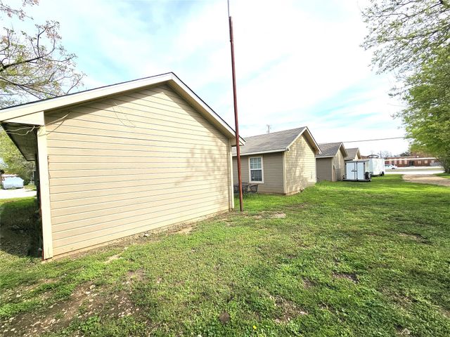 1200 Ave A, Brownwood, TX 76801