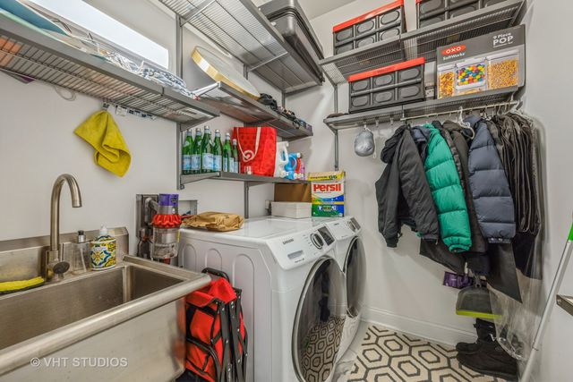 8747 W Bryn Mawr Avenue 704, Chicago, IL 60631