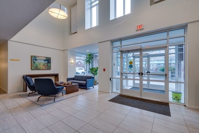 6 Canal Park 105, Cambridge, MA 02141