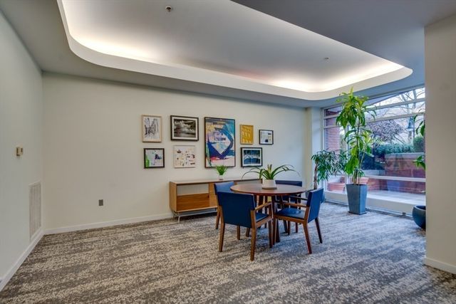 6 Canal Park 105, Cambridge, MA 02141