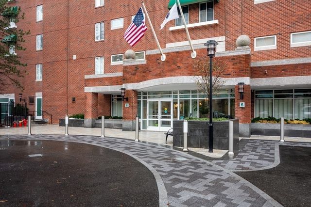 6 Canal Park 105, Cambridge, MA 02141