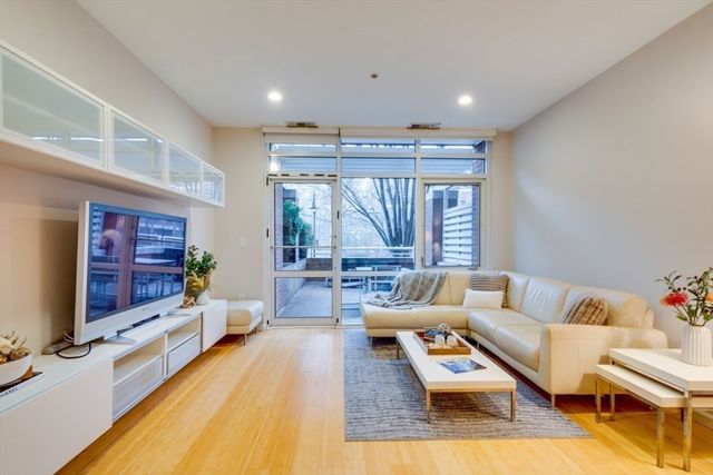 6 Canal Park 105, Cambridge, MA 02141