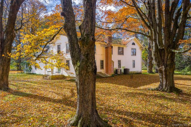 64 S Quaker Hill Road, Pawling, NY 12564