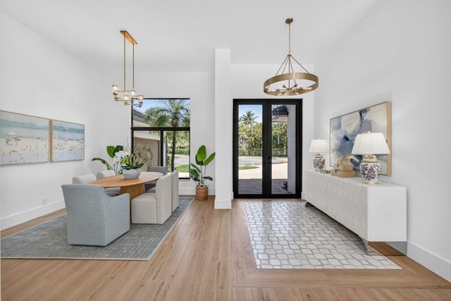 2725 Seneca Circle, West Palm Beach, FL 33409