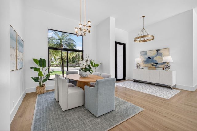 2725 Seneca Circle, West Palm Beach, FL 33409