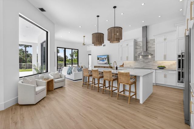 2725 Seneca Circle, West Palm Beach, FL 33409