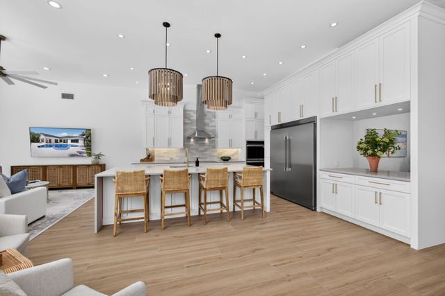 2725 Seneca Circle, West Palm Beach, FL 33409