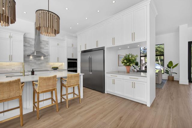 2725 Seneca Circle, West Palm Beach, FL 33409