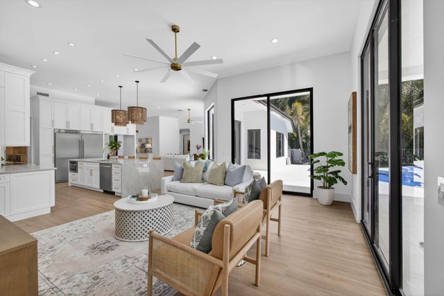 2725 Seneca Circle, West Palm Beach, FL 33409