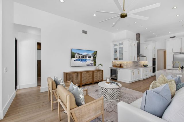 2725 Seneca Circle, West Palm Beach, FL 33409