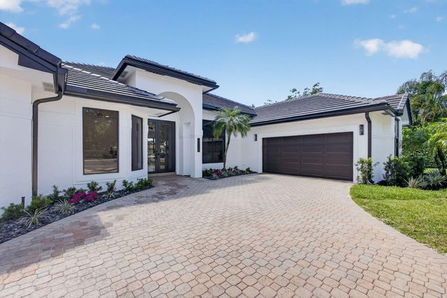 2725 Seneca Circle, West Palm Beach, FL 33409