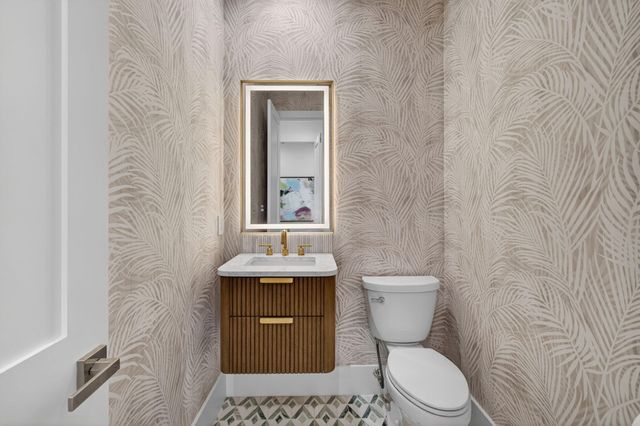 2725 Seneca Circle, West Palm Beach, FL 33409