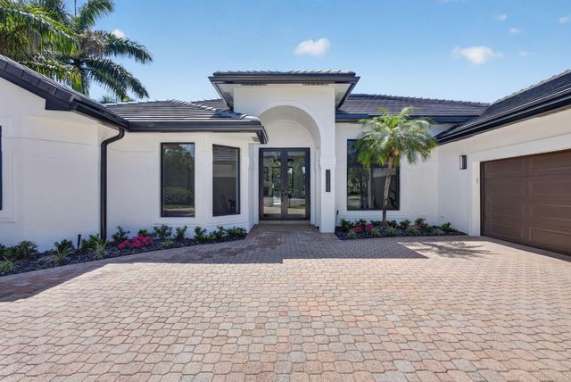 2725 Seneca Circle, West Palm Beach, FL 33409