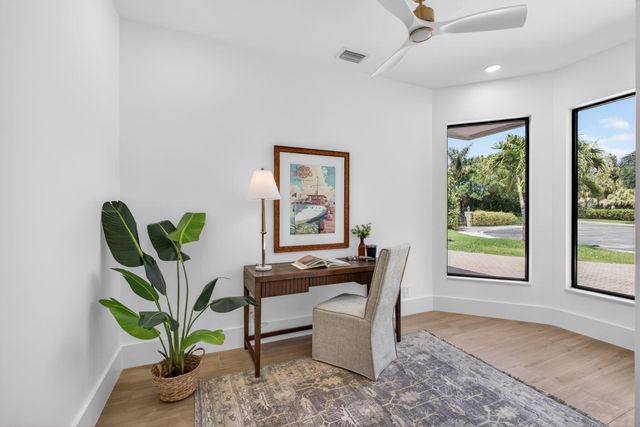 2725 Seneca Circle, West Palm Beach, FL 33409