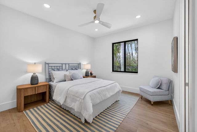 2725 Seneca Circle, West Palm Beach, FL 33409