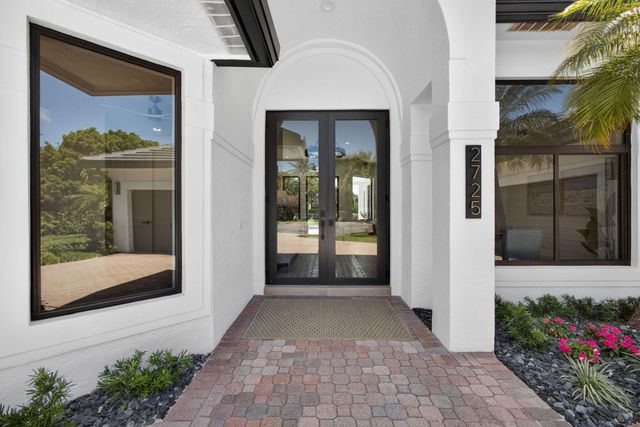 2725 Seneca Circle, West Palm Beach, FL 33409