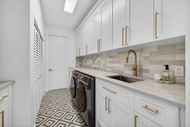 2725 Seneca Circle, West Palm Beach, FL 33409