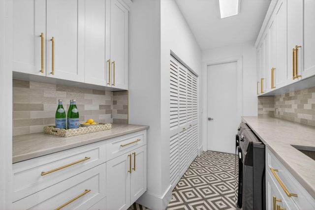 2725 Seneca Circle, West Palm Beach, FL 33409