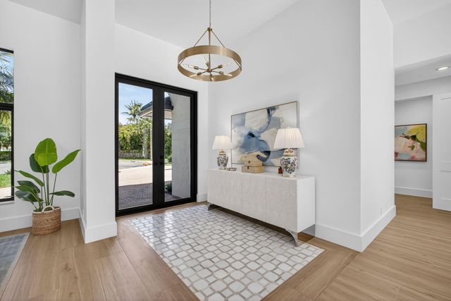 2725 Seneca Circle, West Palm Beach, FL 33409