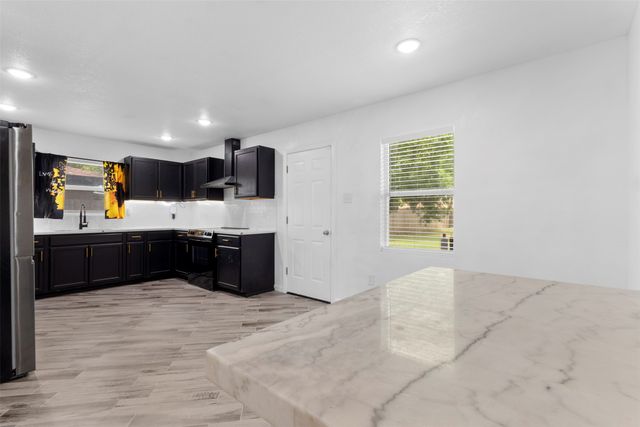 1035 Warden Street, Benbrook, TX 76126