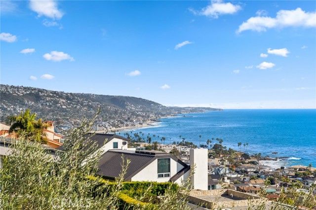 325 Camden Place, Laguna Beach, CA 92651