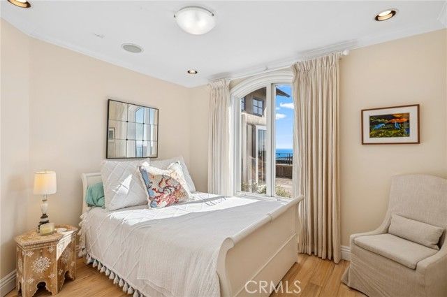 325 Camden Place, Laguna Beach, CA 92651