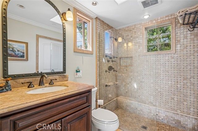 325 Camden Place, Laguna Beach, CA 92651