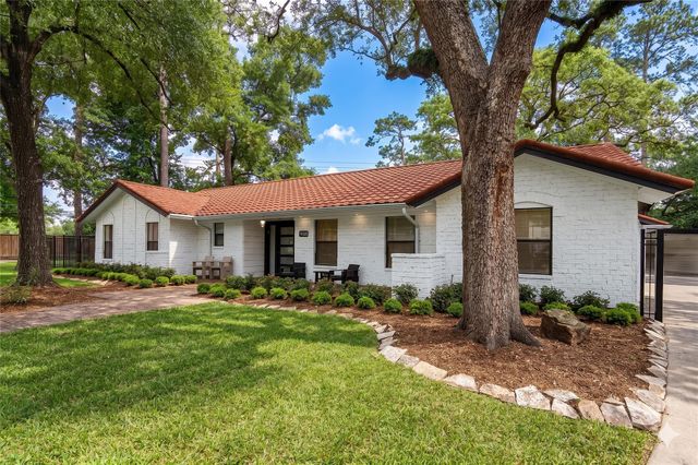 938 Magdalene Drive, Hedwig Village, TX 77024