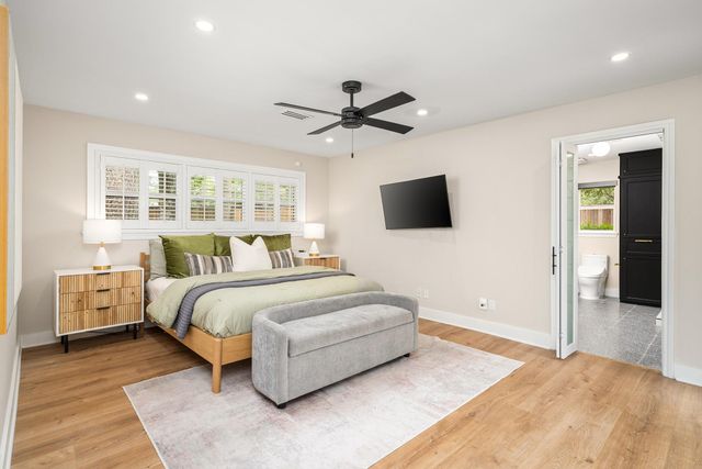 938 Magdalene Drive, Hedwig Village, TX 77024