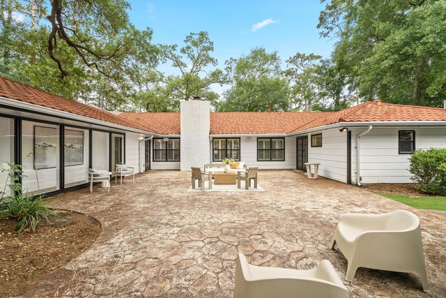 938 Magdalene Drive, Hedwig Village, TX 77024