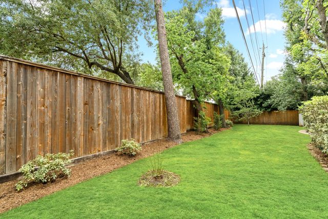 938 Magdalene Drive, Hedwig Village, TX 77024
