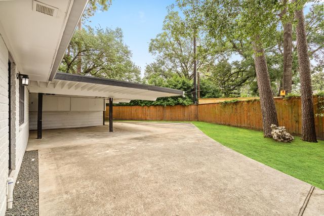 938 Magdalene Drive, Hedwig Village, TX 77024
