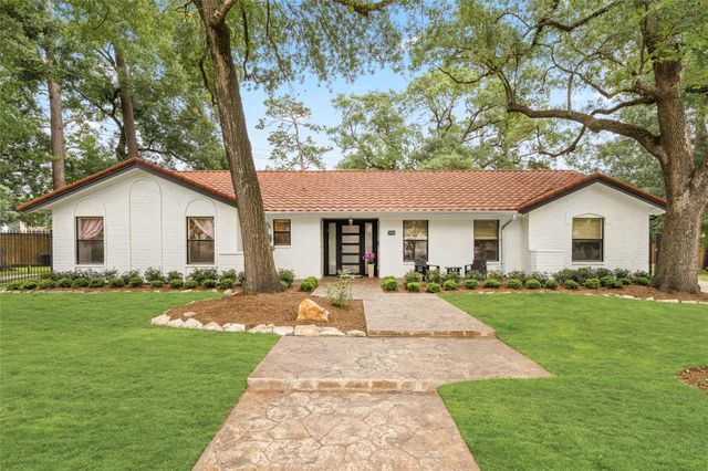 938 Magdalene Drive, Hedwig Village, TX 77024