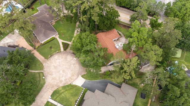 938 Magdalene Drive, Hedwig Village, TX 77024