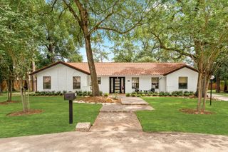938 Magdalene Drive, Hedwig Village, TX 77024