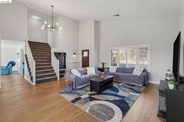 563 Cooper Dr, Benicia, CA 94510