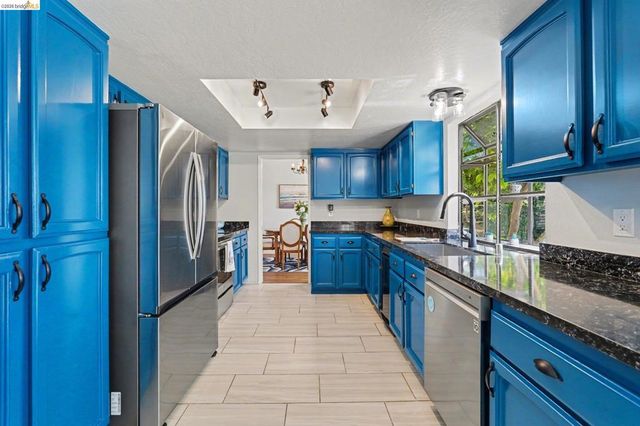 563 Cooper Dr, Benicia, CA 94510