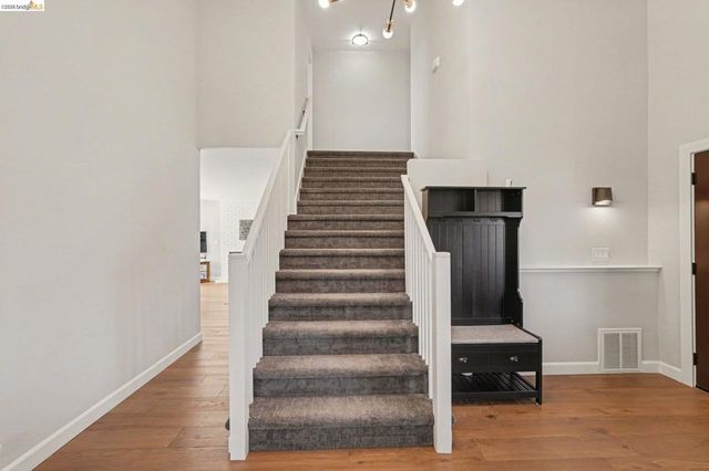 563 Cooper Dr, Benicia, CA 94510