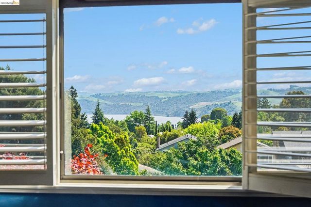 563 Cooper Dr, Benicia, CA 94510