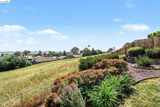 563 Cooper Dr, Benicia, CA 94510