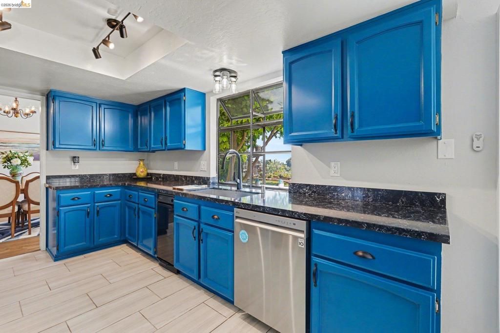 Image 15 of property listing at 563 Cooper Dr, Benicia, CA 94510