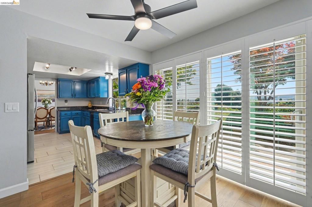 Image 20 of property listing at 563 Cooper Dr, Benicia, CA 94510