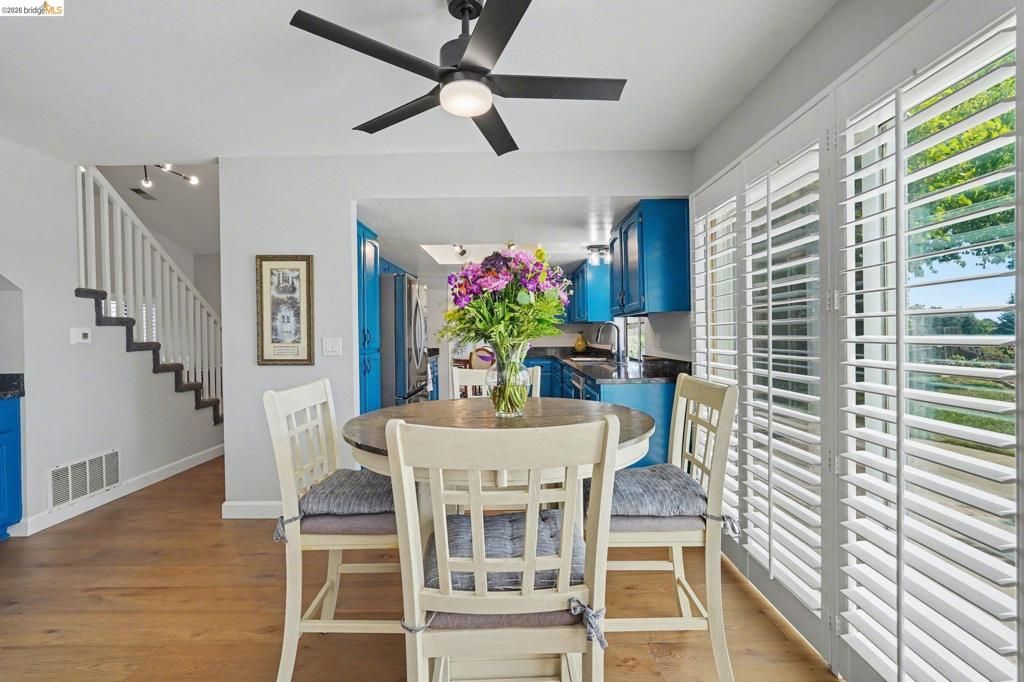 Image 21 of property listing at 563 Cooper Dr, Benicia, CA 94510