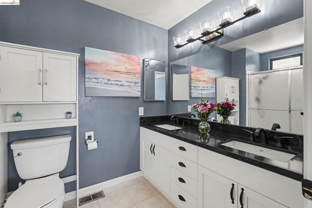 Image 37 of property listing at 563 Cooper Dr, Benicia, CA 94510