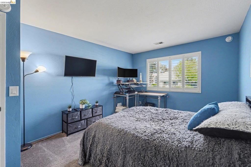 Image 43 of property listing at 563 Cooper Dr, Benicia, CA 94510