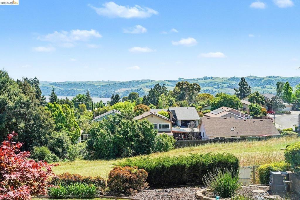 Image 48 of property listing at 563 Cooper Dr, Benicia, CA 94510