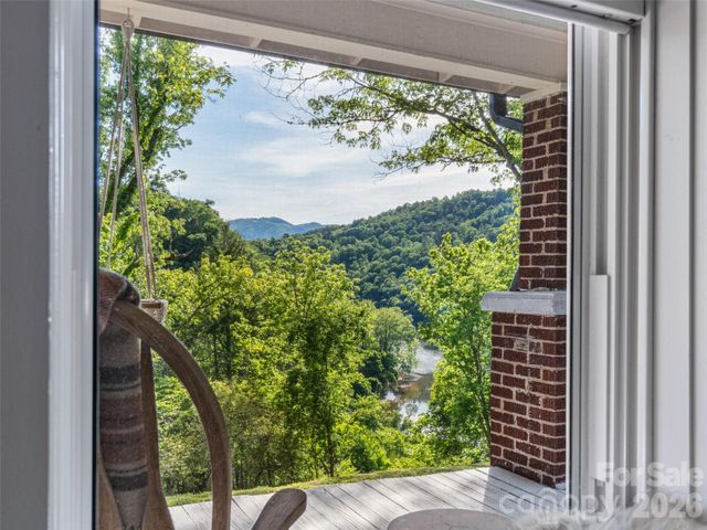 296 Roberts Hill Road, Marshall, NC 28753