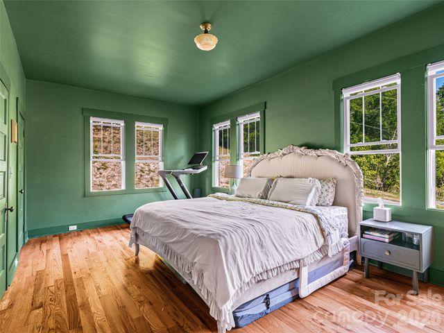 296 Roberts Hill Road, Marshall, NC 28753
