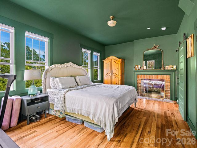 296 Roberts Hill Road, Marshall, NC 28753