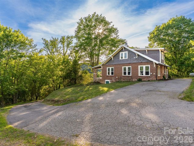 296 Roberts Hill Road, Marshall, NC 28753